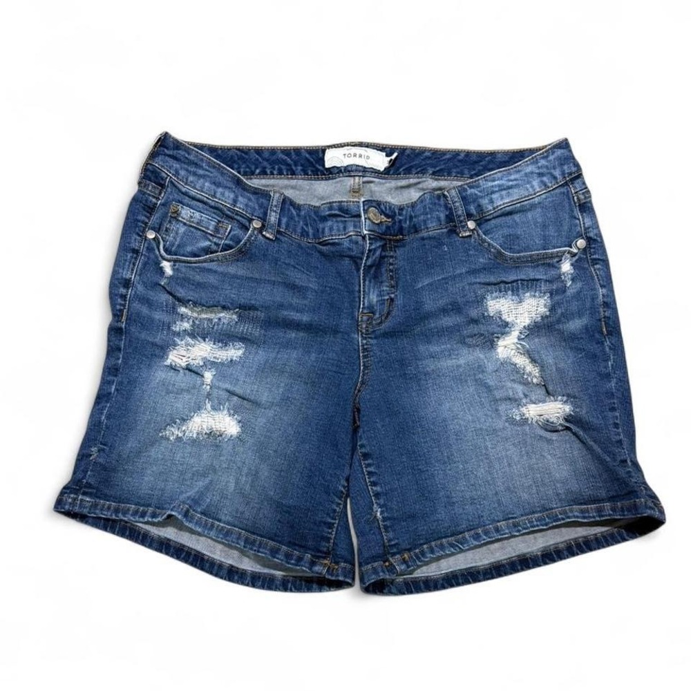 Torrid distressed cotton blend blue denim shorts Size 16